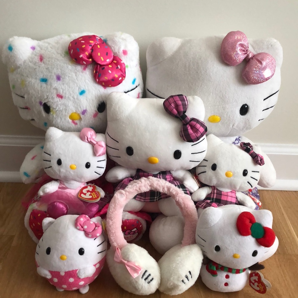Hello Kitty Dolls